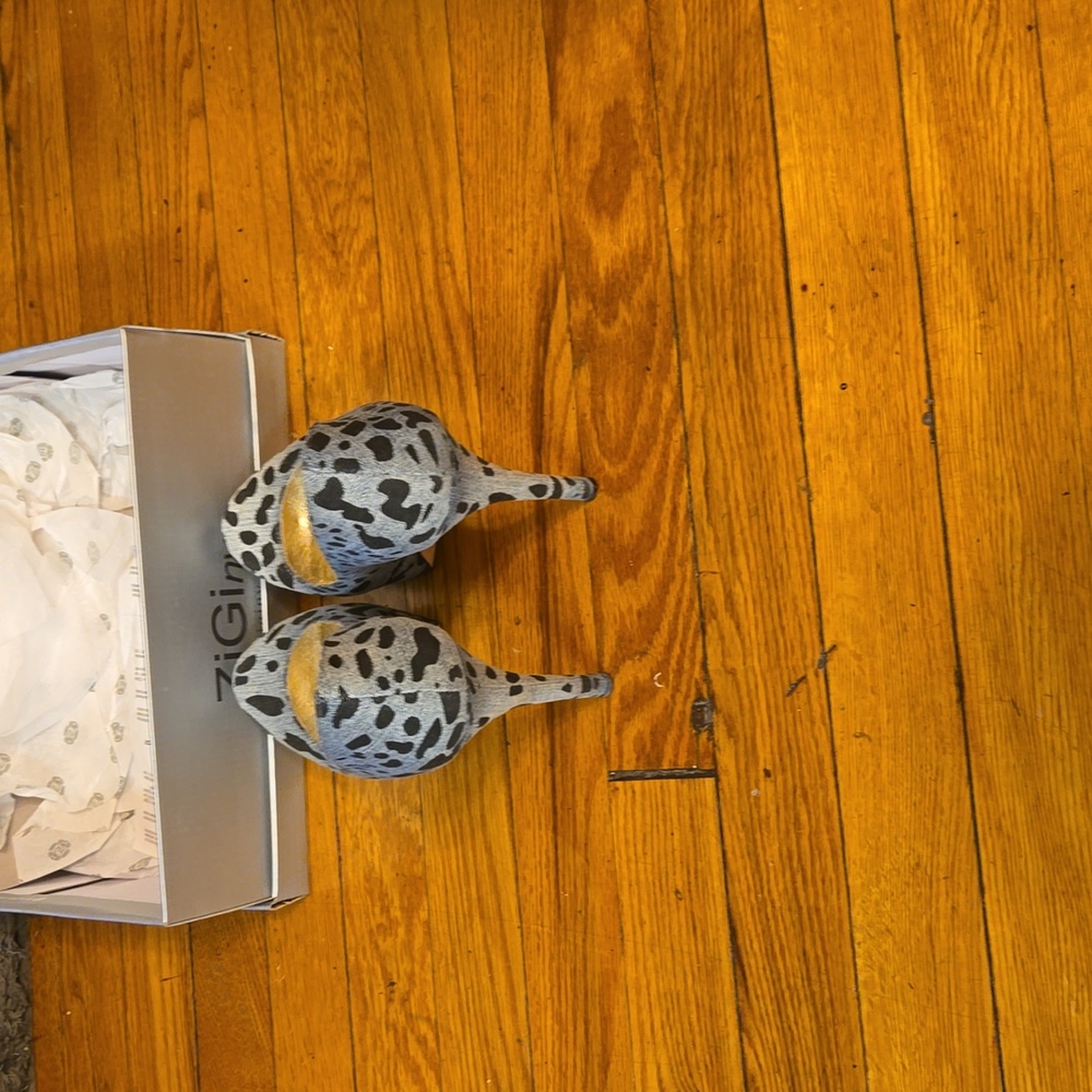 Shoes - Picture 3 of 3
